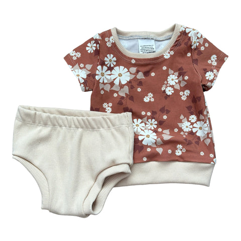 Two piece outfit - Floral top with rib bloomers 12M